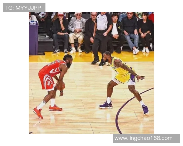 湖人对阵火箭精彩回顾图文并茂展现赛场激烈瞬间与球员风采