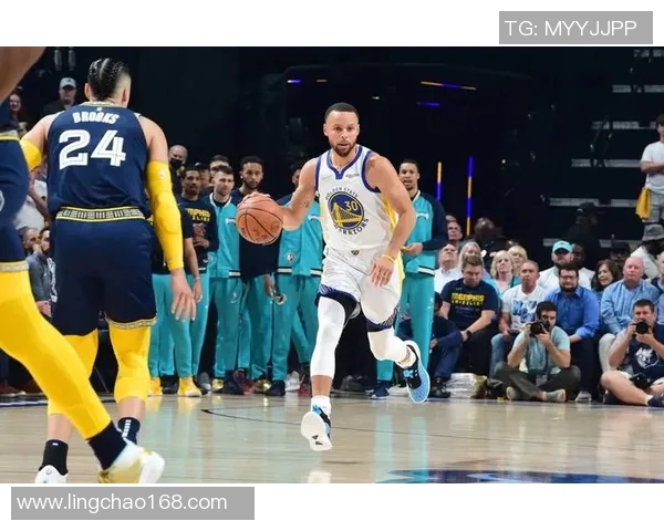 勇士与灰熊激战再续中文解说精彩瞬间回顾与分析